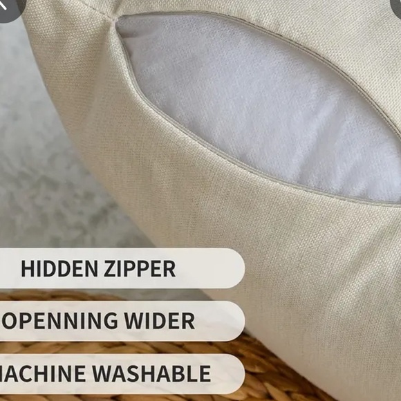 SOLD Thanksgiving pillow covers 18” x 18” set of 4 - Picture 2 of 2